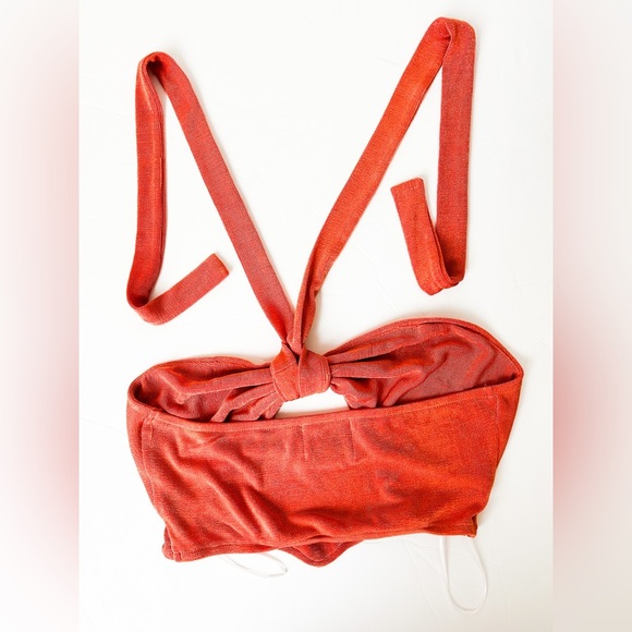 Hello Molly Cropped Halter Top Size Medium - Picture 2 of 2